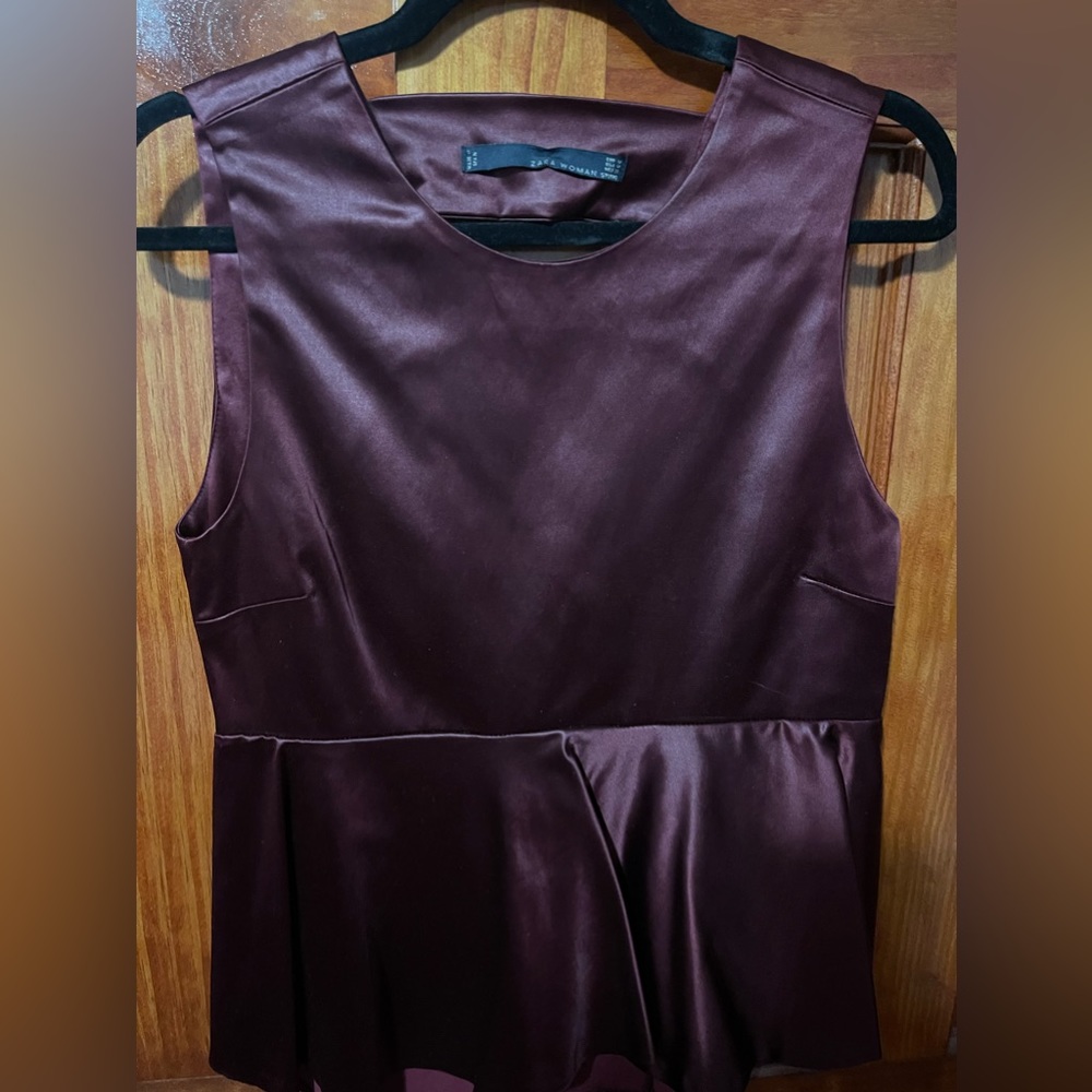 Zara Large top- like NEW